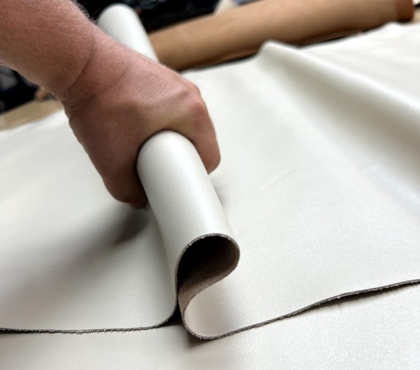 Десерт (Бежевый), с финишем, 1.6-2.0 мм, средний размер 180-200 дм²