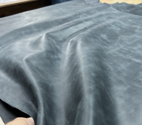 Крейзи Хорс (Сине-серый), 1.2-1.6 мм, с финишем, средний размер 180-200 дм²